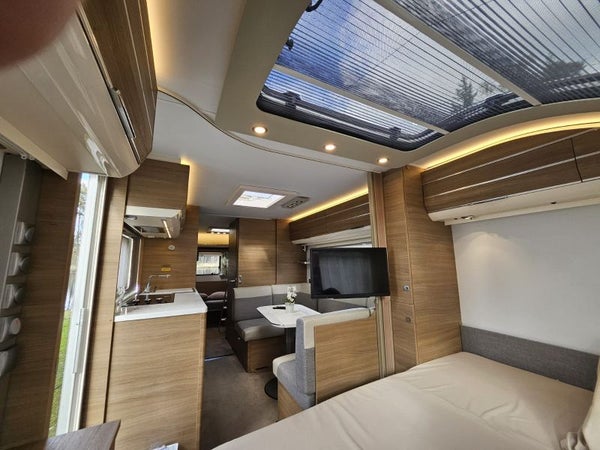Asuntovaunu, paikalle vietyn&auml; (-20), 6 hl&ouml;lle, Ke-Ti, 2500 &euro;
