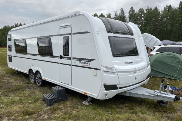 Asuntovaunu, paikalle vietyn&auml; (-25), 7 hl&ouml;lle, Ke-Ti, 2500 &euro;