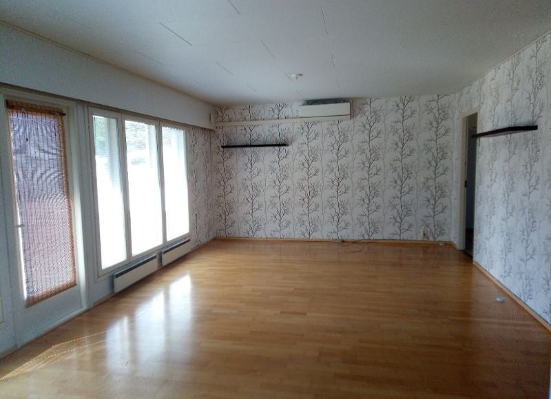 Huone tai huoneisto 6 hl&ouml;lle, Paikkakunta: Kauhava, et&auml;isyys: 1 km, Ke-Ma, 2000 &euro;